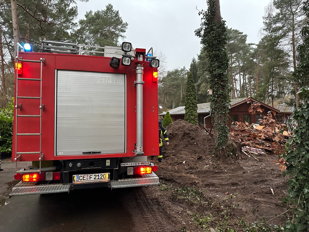 FW Flotwedel: Feuertonne sorgt für Fehlalarm