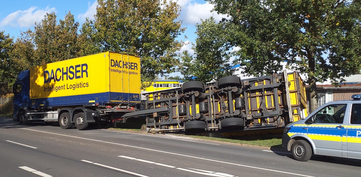 POL-ROW: ++ Lkw-Anhänger kippt in Straßengraben - Landesstraße mehrere Stunden gesperrt ++