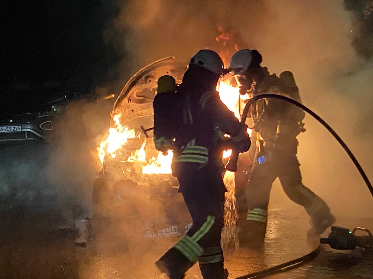 Brand eines Autos in Bad Breisig