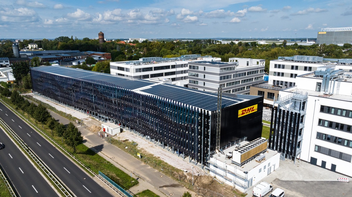 PM: LEJ CAMPUS am DHL Drehkreuz Leipzig feierlich eröffnet / PR: LEJ CAMPUS at DHL’s Leipzig hub officially opened