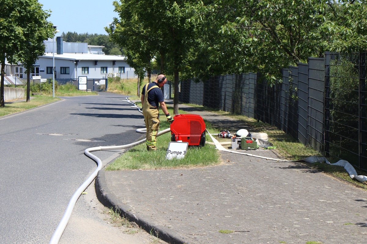 FW VG Asbach: Große Einsatzübung im Industriepark Mendt