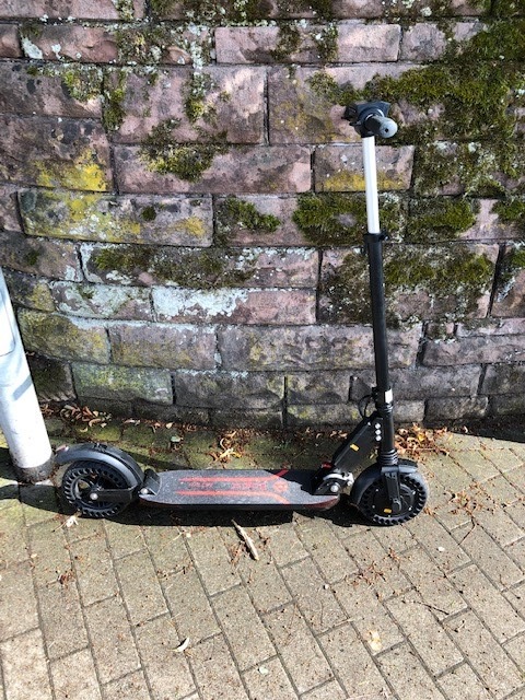 POL-PDPS: Eigentümer von E-Scooter gesucht