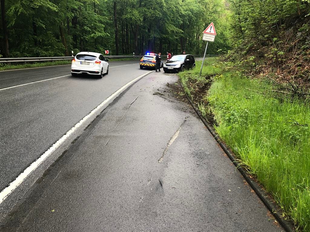 POL-PDNR: Brachbach - Verkehrsunfall durch unangepasste Geschwindigkeit