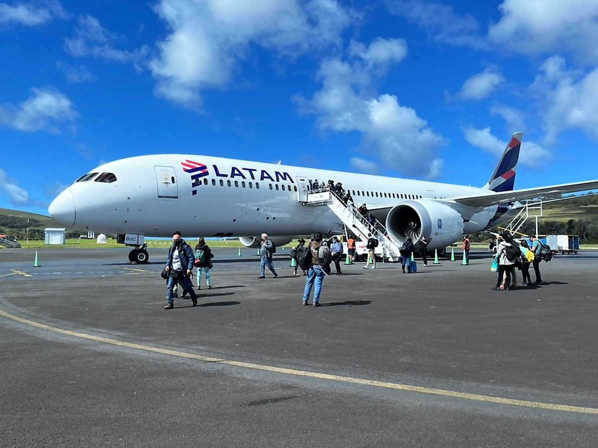 LATAM nimmt Flugbetrieb auf die Osterinsel wieder auf