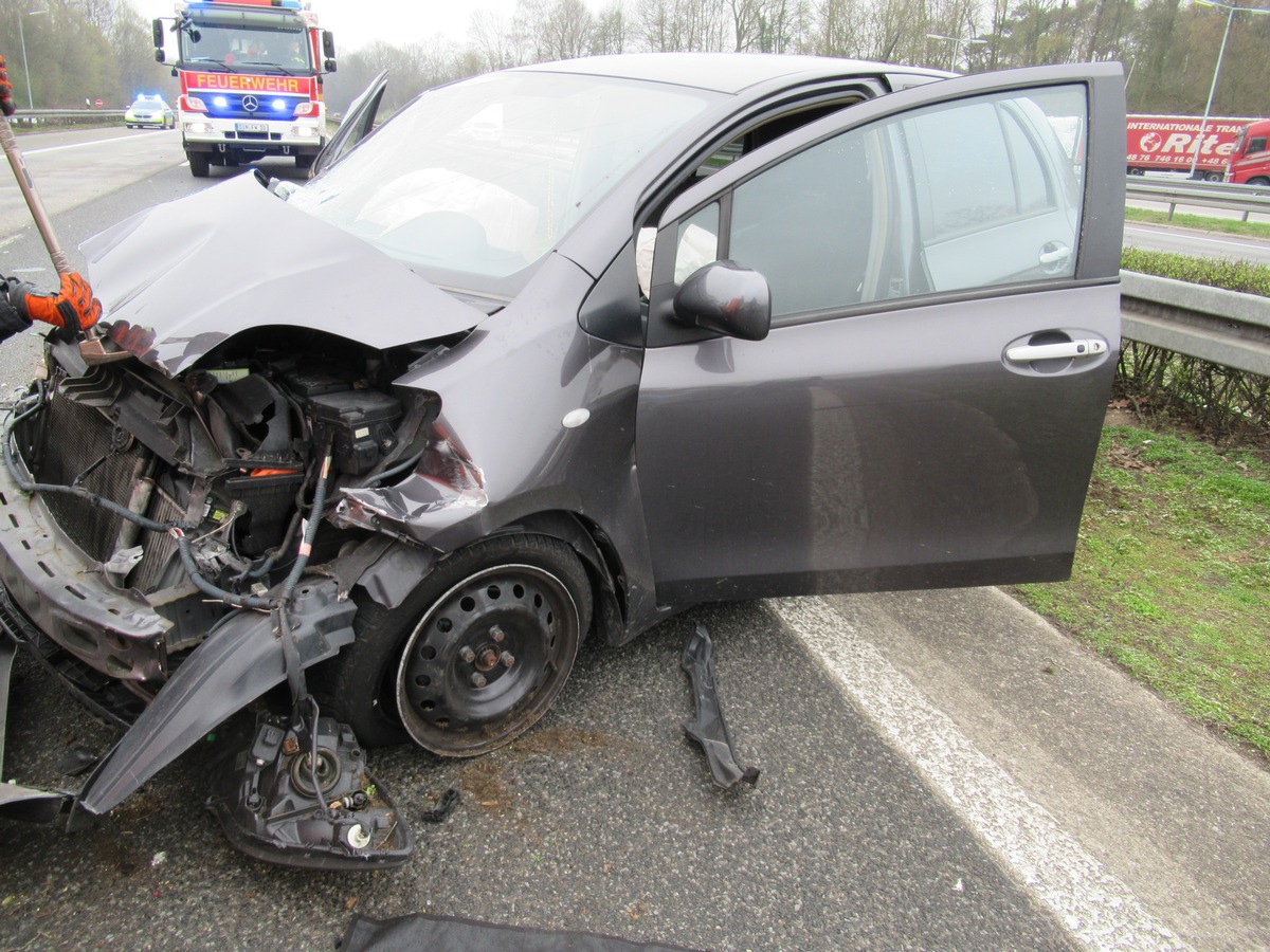 FW Dinslaken: Verkehrsunfall BAB 3