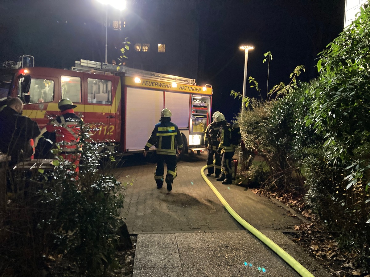 FW-EN: Innerhalb kurzer Zeit ist die Hattinger Feuerwehr gestern zu drei Einsätzen ausgerückt.