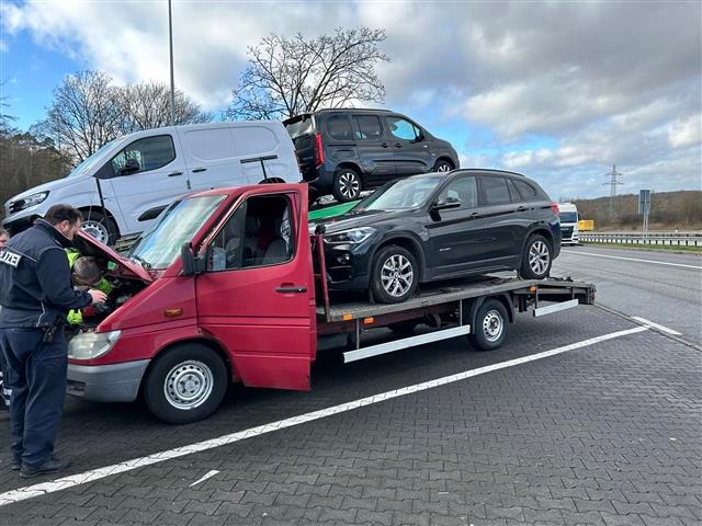 POL-PPKO: Schrottreifer Fahrzeugtransporter stillgelegt