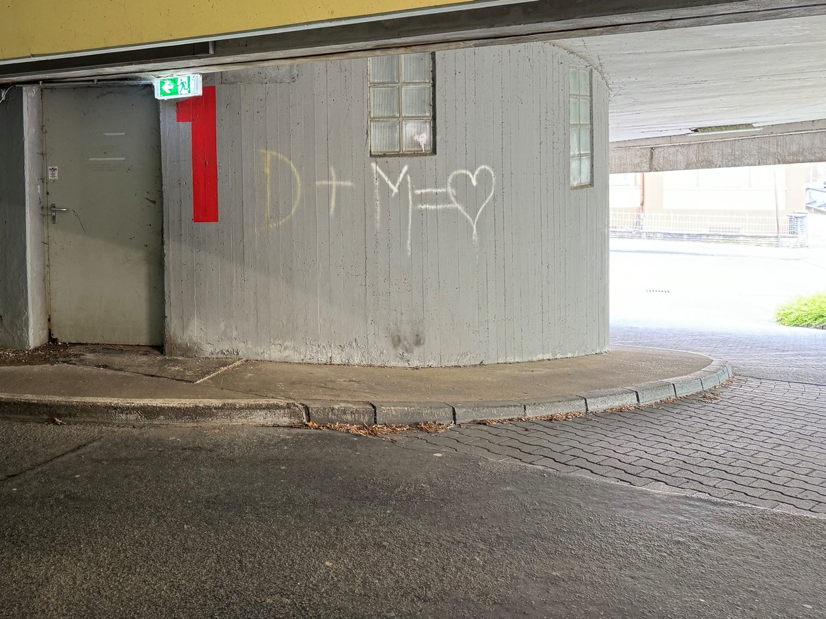 POL-HM: Mehrere Sachbeschädigungen durch Graffiti