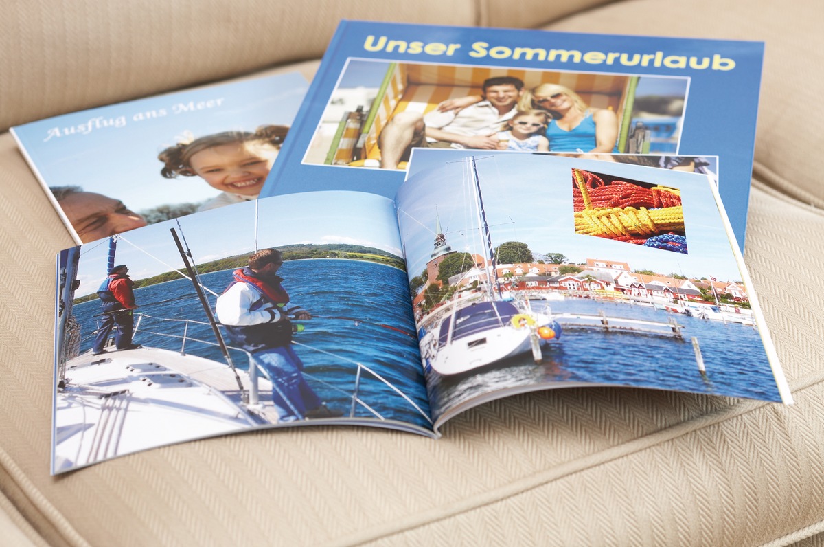 Jetzt die schönsten Sommerwochen unvergessen machen: Das CEWE FOTOBUCH &quot;Urlaub 2009&quot; (Mit Bild)