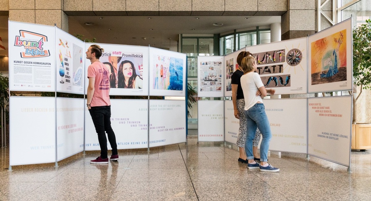 Einladung: Gesundheitsministerin Nonnemacher eröffnet DAK-Ausstellung &quot;bunt statt blau&quot; gegen Komasaufen