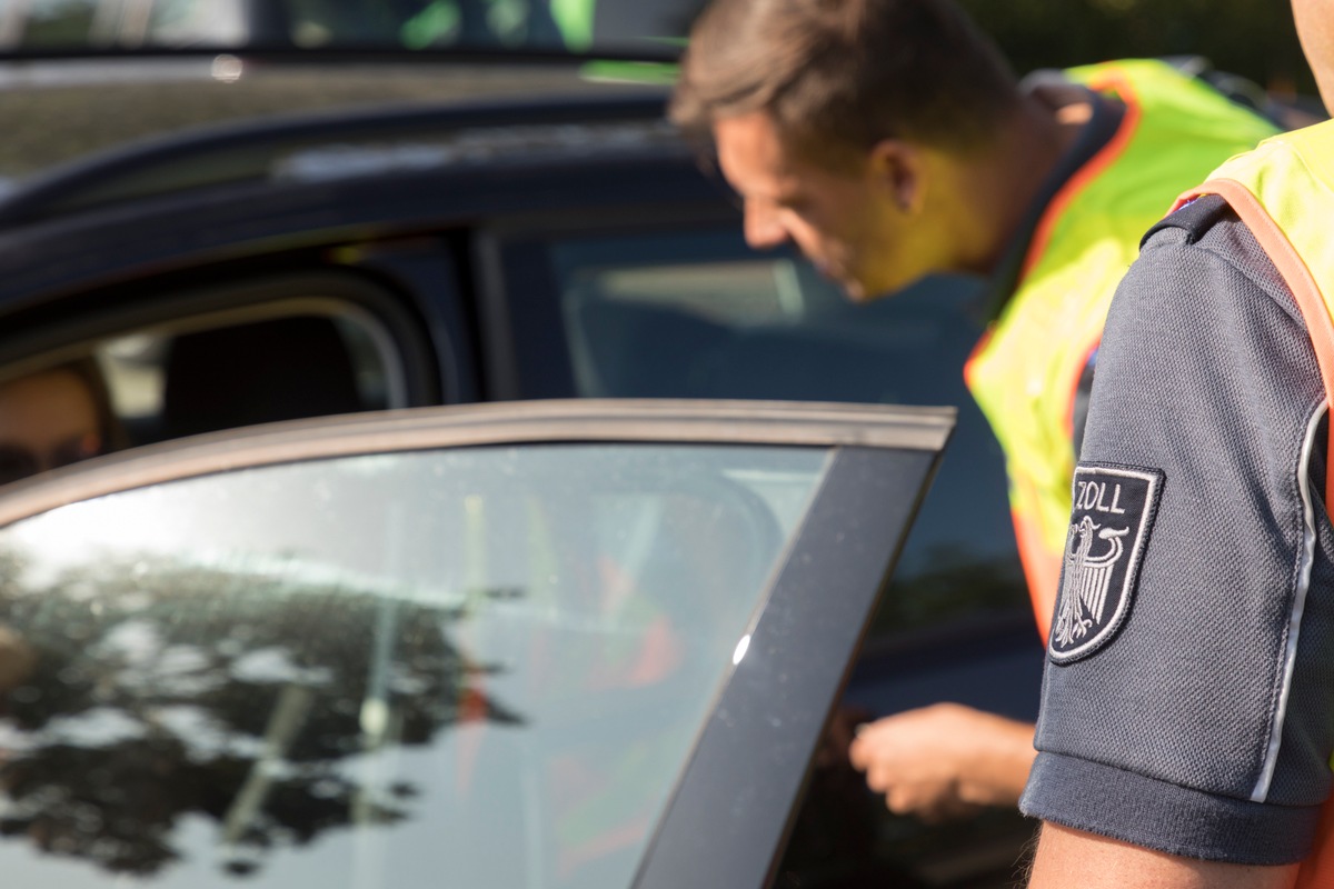 HZA-BI: Illegale Fahrzeugnutzung/Bielefelder Zoll leitet Steuerstrafverfahren gegen Fahrer ein