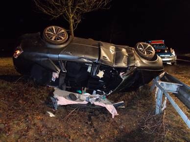 POL-PDNW: Nächtlicher Verkehrsunfall auf der B271