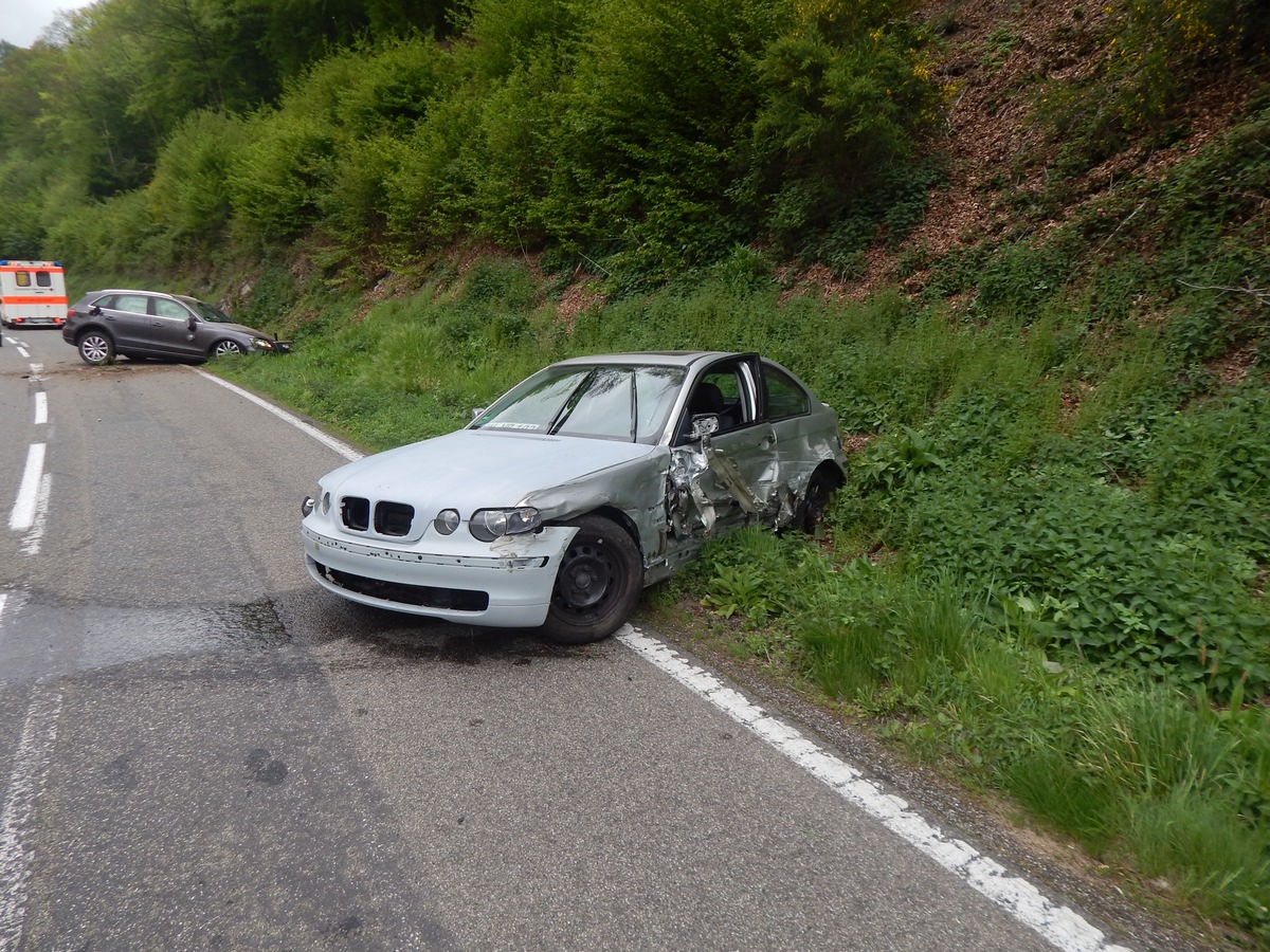 POL-PDNR: Unfall mit drei Leichtverletzten