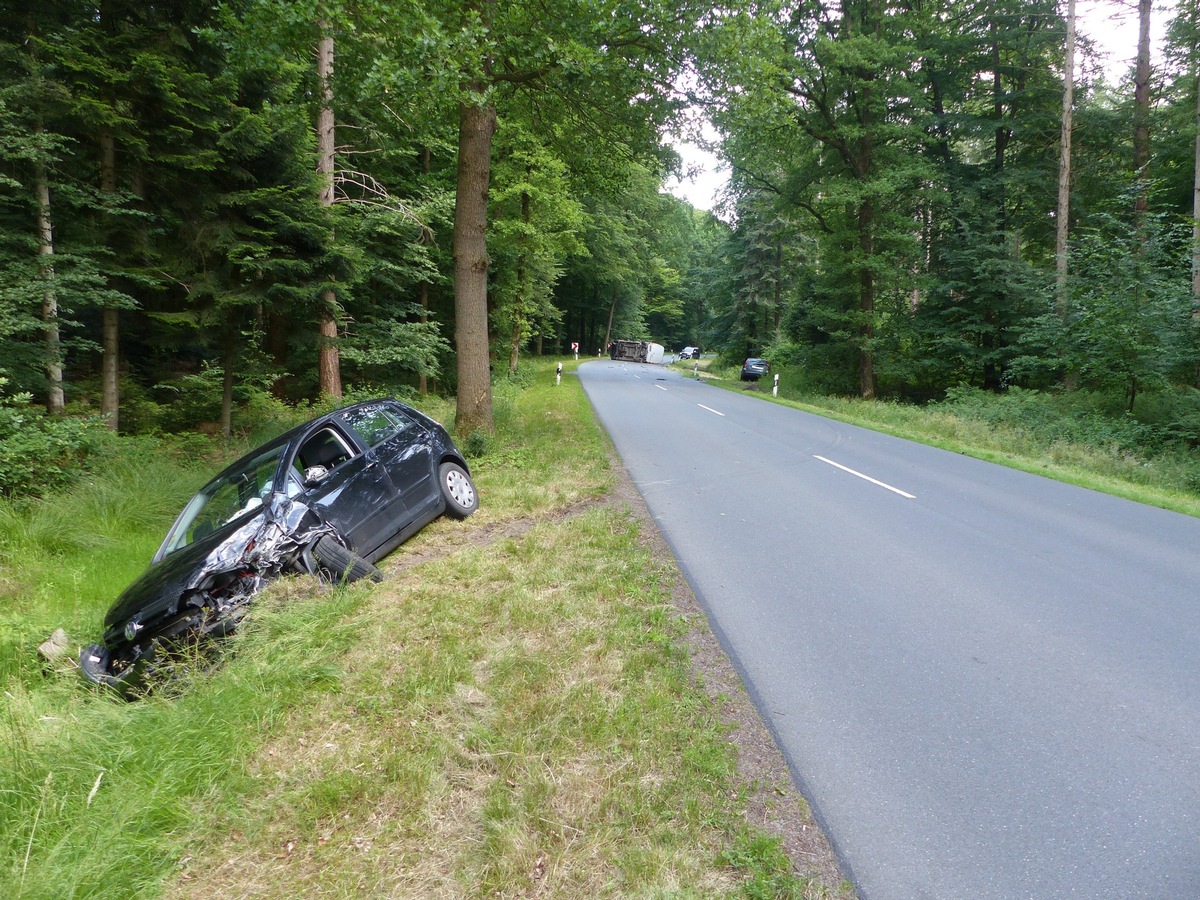 POL-CUX: Wohnungseinbruch ++ Wegen Alkohol in den Gegenverkehr gefahren ++ mehrere Auffahrunfälle