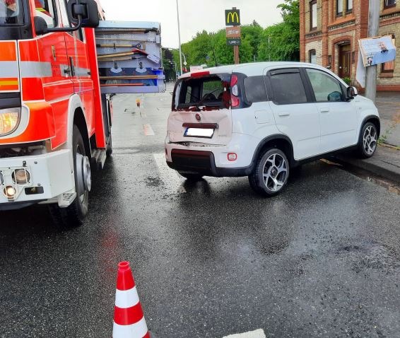 POL-FL: Flensburg - Verkehrsunfallflucht am Friedenshügel, Polizei sucht Verursacher und weitere Zeugen