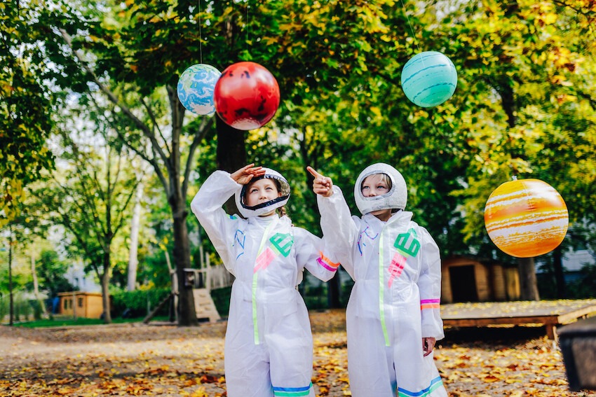 Kostenloses Aktionsmaterial für Kita, Hort und Grundschule / Von der Erde bis zum Mars: Der Tag der kleinen Forscher will 2023 hoch hinaus