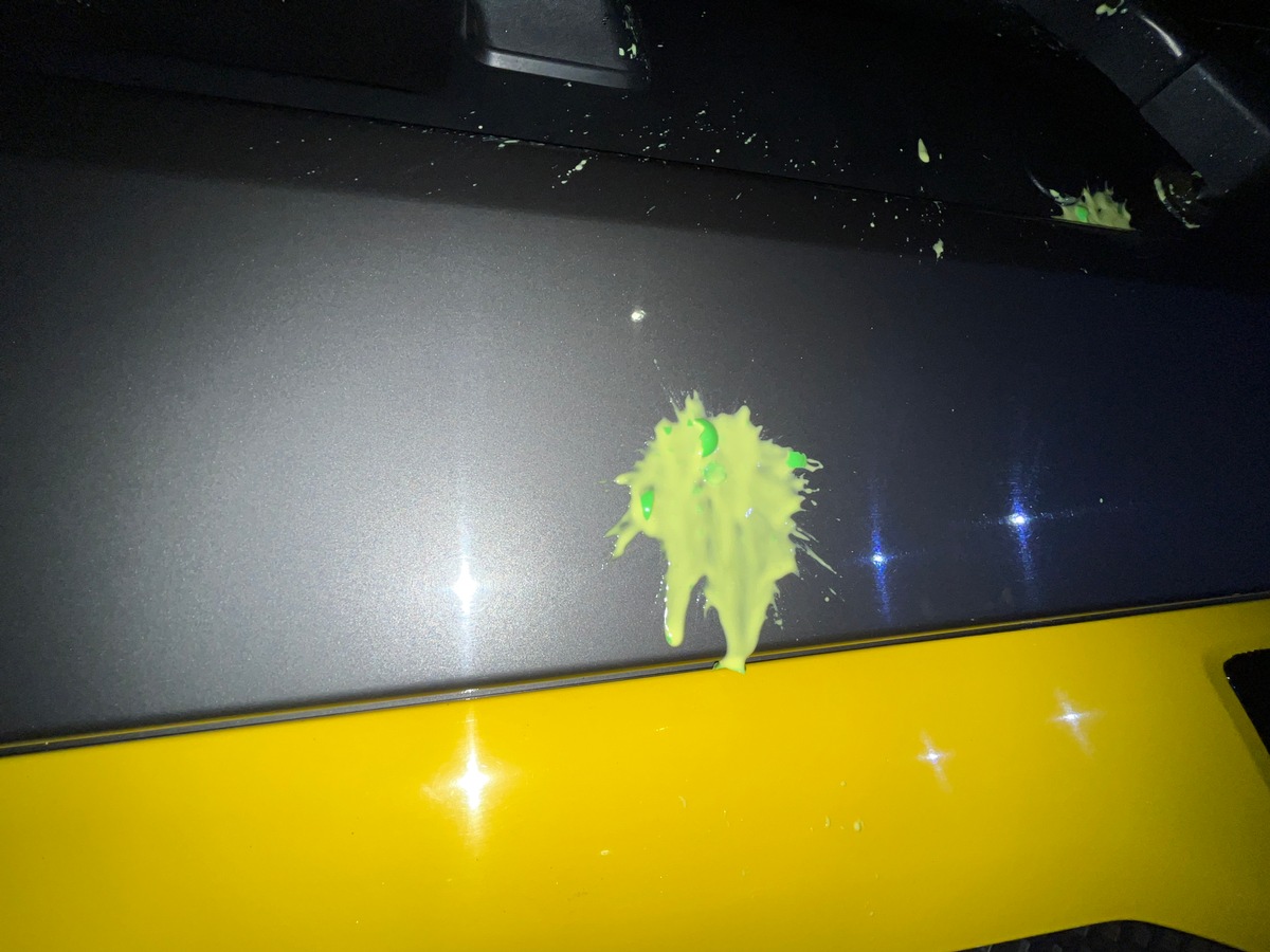 API-TH: LKW vermutlich mit Paintballwaffe beschossen