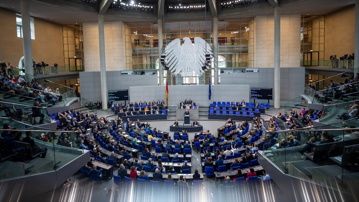 +++ Achtung Sperrfrist (Print, Radio und Online): 18.00 Uhr +++ARD-DeutschlandTREND: Beibehalten oder lockern? Deutsche sind beim Thema Schuldenbremse geteilter Meinung