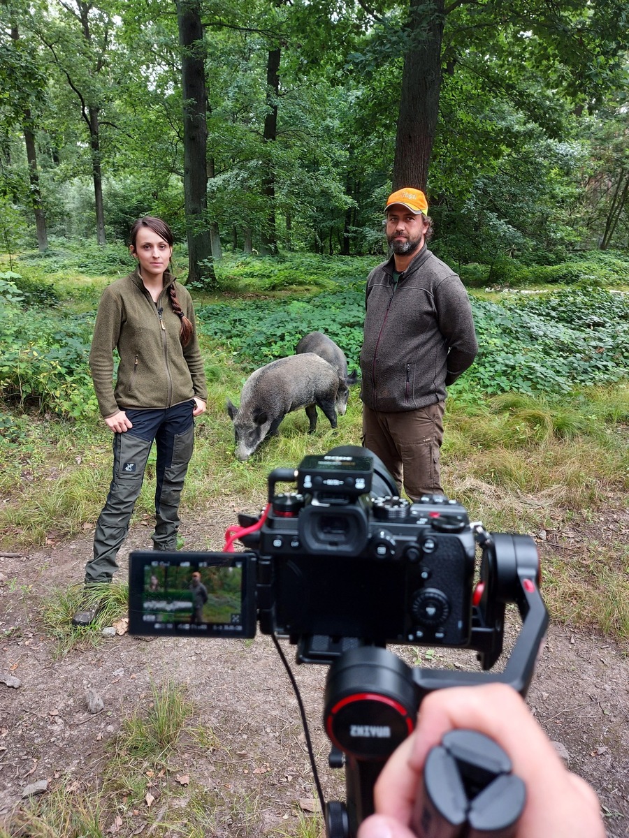 Jagdzeitschrift unsere Jagd richtet grünes Büro ein