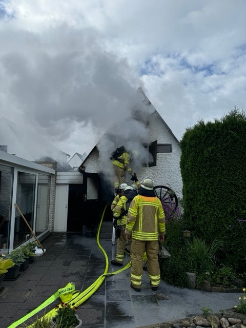 POL-STD: Stade: Werkstattanbau geriet in Brand