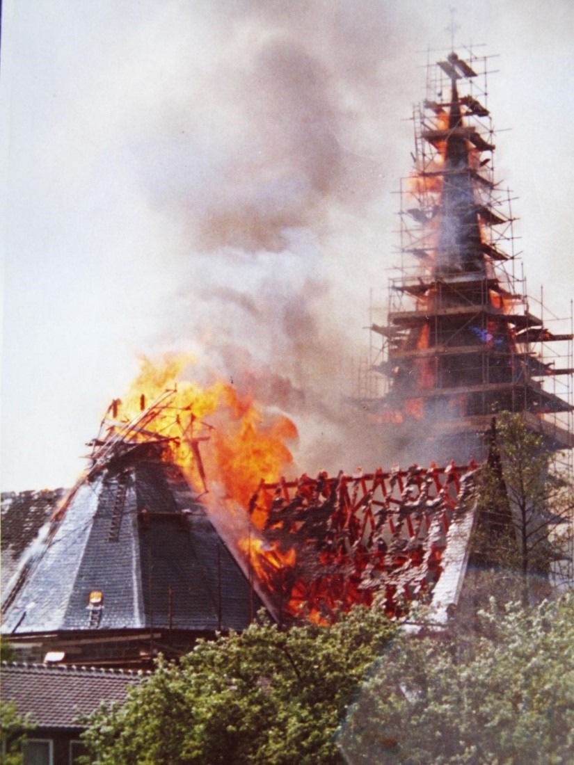 FW-PB: Dramatischer Kirchenbrand vor 50 Jahren / Feuerwehr Altenbeken veröffentlicht Film mit Augenzeugen