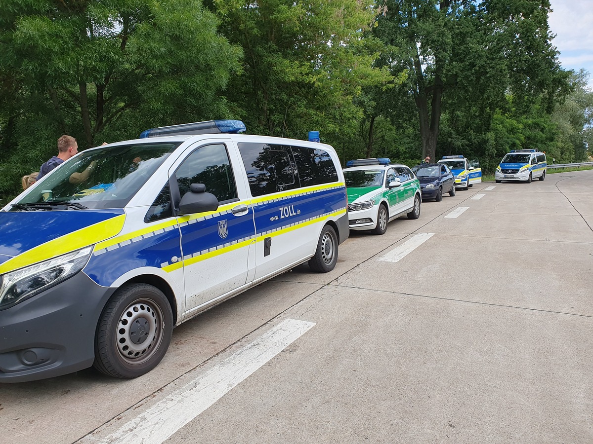 HZA-P: Endstation Zollkontrolle / Für drei georgische Staatsbürger endete die Reise noch auf der Autobahn