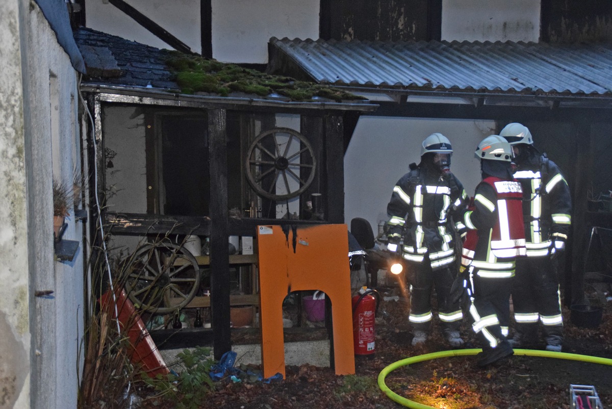 FW-OE: Kellerbrand in Attendorn-Jäckelchen