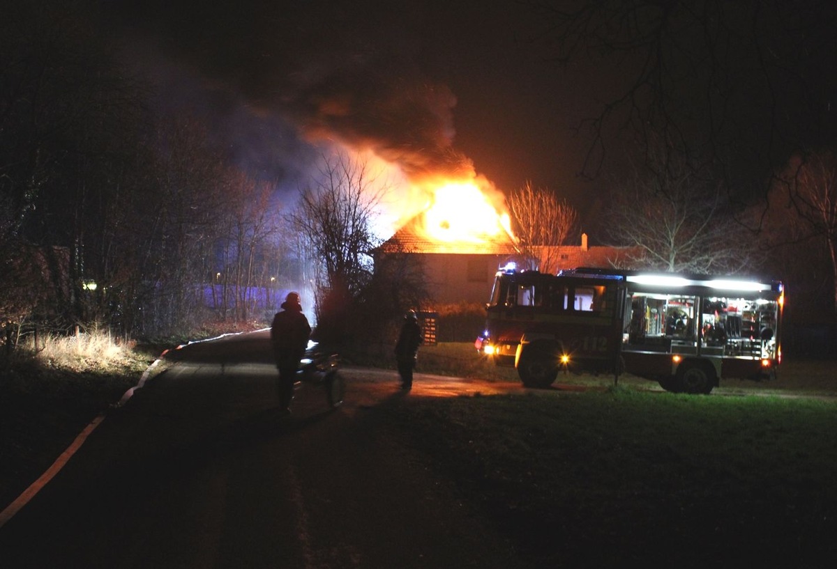 POL-MI: Haus wird Raub der Flammen