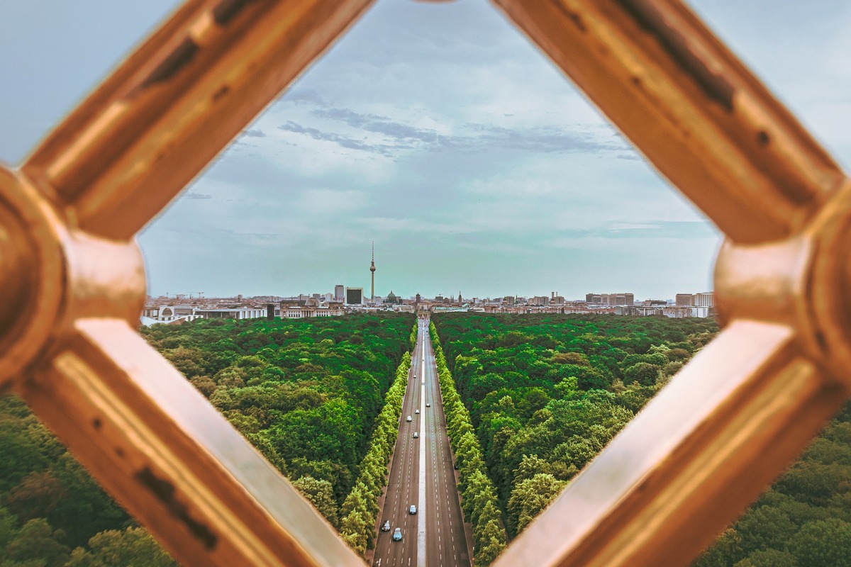 Berlin/Presse-Einladung / Diskutieren und spazieren Sie mit uns: Was Stadtgrün im Klimawandel braucht