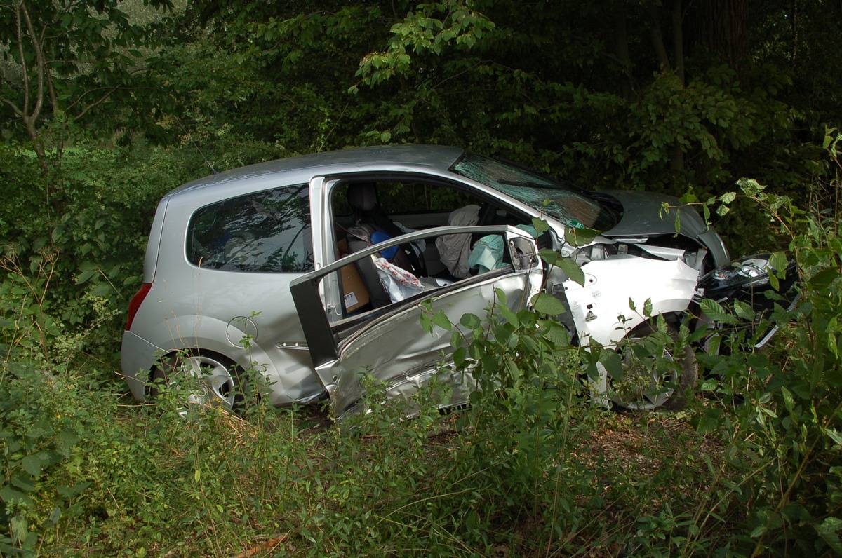 POL-STH: Schwerer Verkehrsunfall