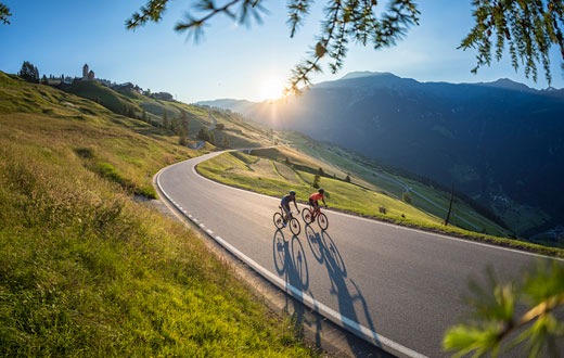 «Menu for Cyclists» mit 15 Touren für Gravelbike und Rennrad in Graubünden