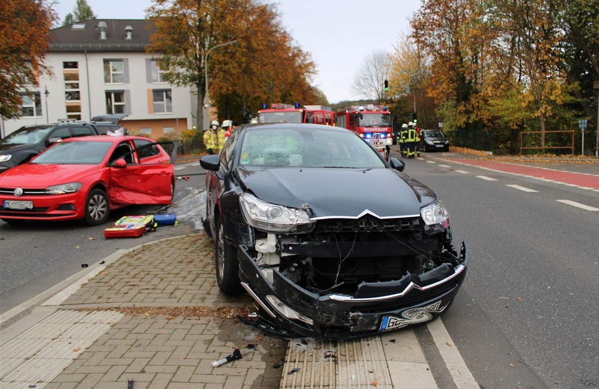 POL-RBK: Odenthal - Vorfahrt missachtet: 3 Verletzte und hoher Sachschaden