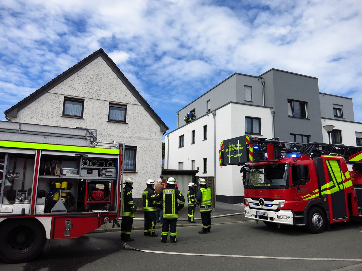 FW-WRN: Essen auf Herd sorgt für Feuerwehreinsatz