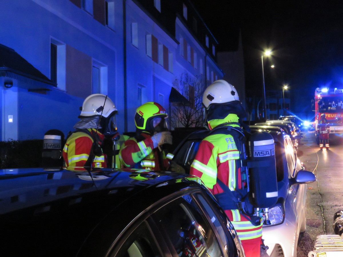 FW-Heiligenhaus: Zimmerbrand in einem Mehrfamilienhaus (Meldung 03/2021)