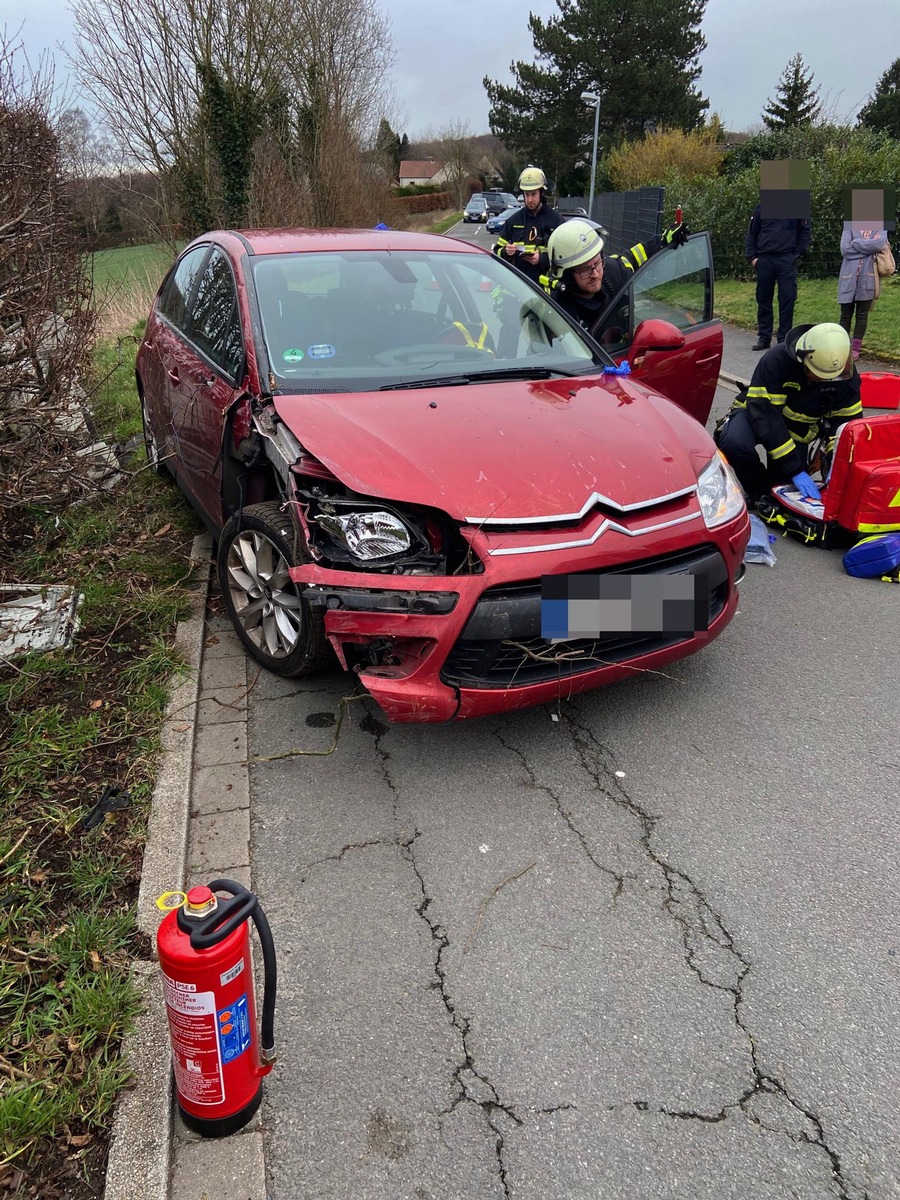 FW-EN: Verkehrsunfall mit Personenschaden &quot;Am Ossenbrink&quot;