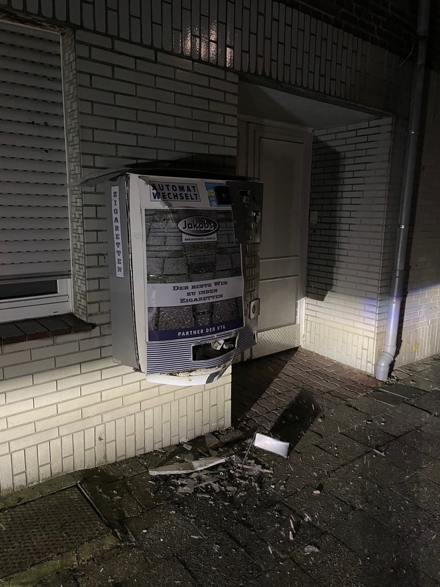 POL-AC: Unbekannte sprengen Zigarettenautomaten