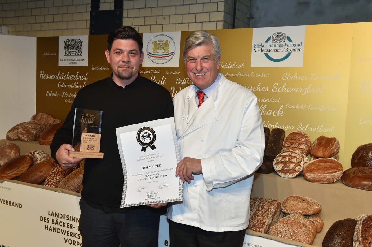 Tim Mälzer wird Botschafter des Deutschen Brotes 2014 / Das Deutsche Bäckerhandwerk feiert mit 300 Gästen den zweiten Tag des Deutschen Brotes in Berlin (FOTO)