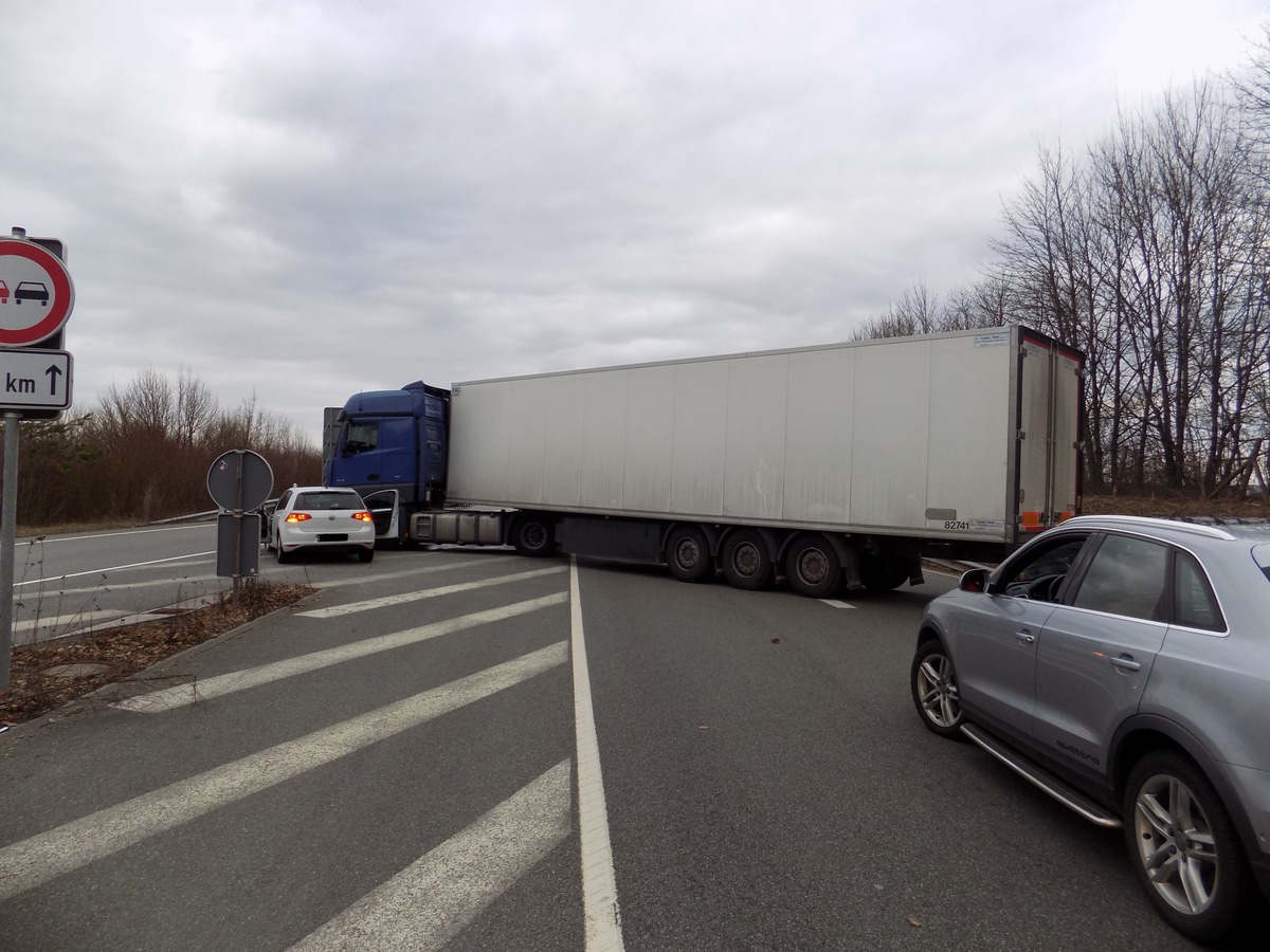 POL-PDPS: Höheischweiler - A 62 - Unfall mit leichtverletzter Person -  Sicherstellung Führerschein und Sicherheitsleistung