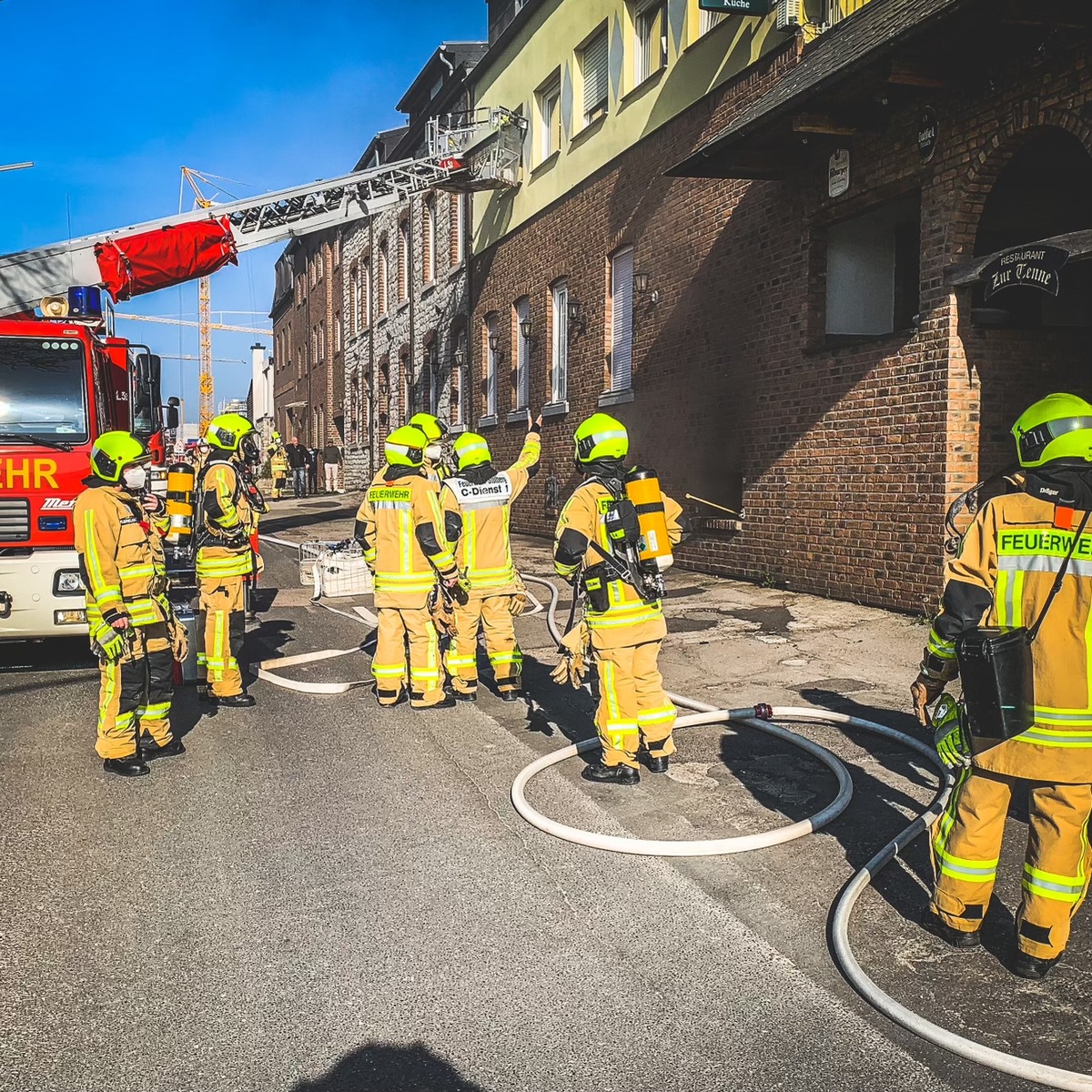 FW-Stolberg: Kellerbrand / starke Rauchentwicklung / Menschenrettung