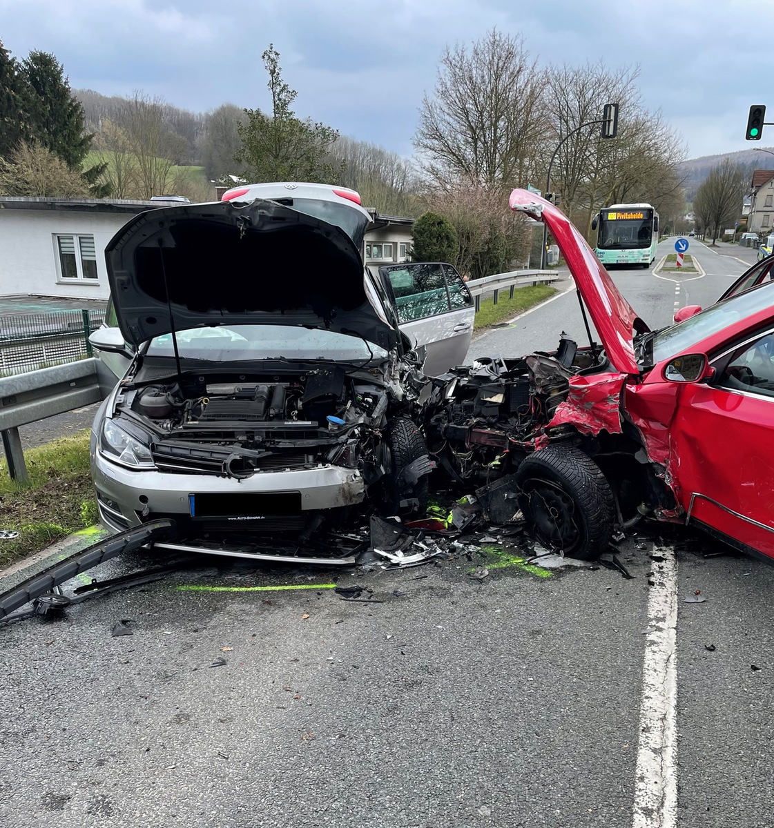 FW-DT: Verkehrunfall mit fünf Verletzten