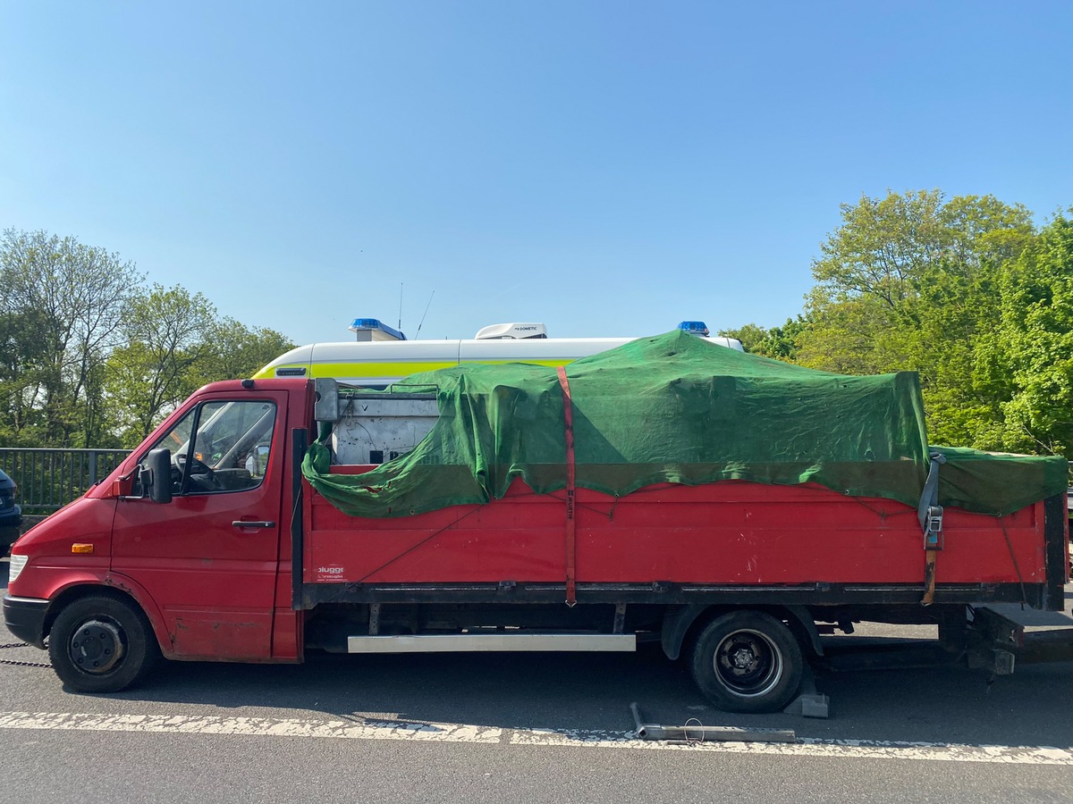 POL-K: 220505-1-K/BAB Verkehrsunsicheren Lkw aus dem Verkehr gezogen - Fahrer mutmaßlich unter Drogeneinfluss