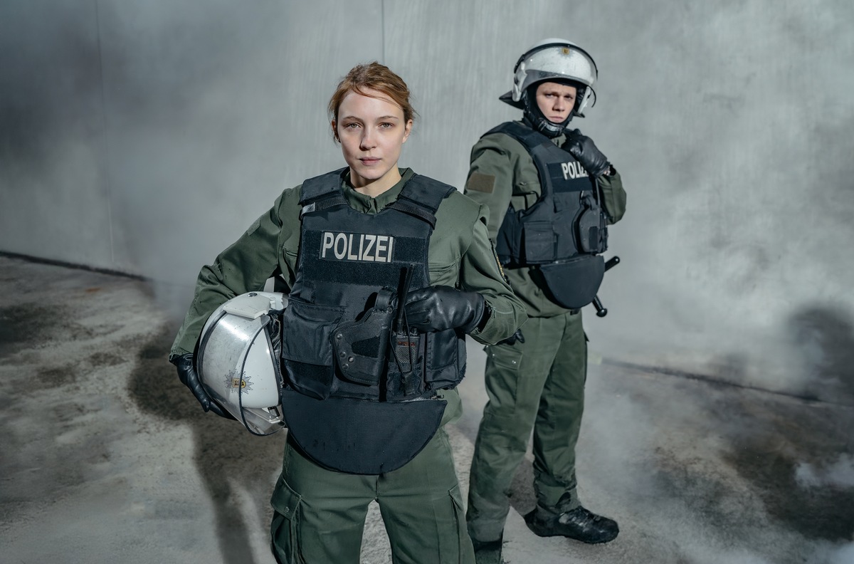 Abgedreht: &quot;Die Nichte des Polizisten&quot; (AT) / Polizei-Thriller für SWR und NDR mit Magdalena Laubisch, Max von der Groeben und Thorsten Merten in der Regie von Dustin Loose