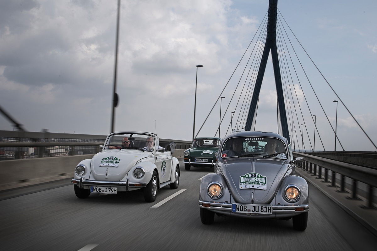 Auf geht&#039;s: 11. Hamburg-Berlin-Klassik schickt am Donnerstag 170 Oldtimer und Youngtimer auf Nordsee-Tour