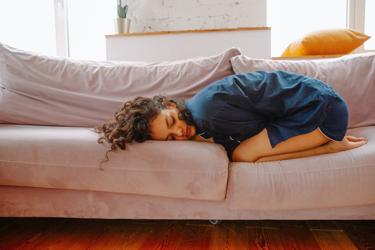 Gute Tage, schlechte Tage: Was bei prämenstruellen Beschwerden (PMS) helfen kann / Aktuelle Studie zeigt: Jede zweite Frau hat noch nie von PMS gehört; nur jede Vierte kennt Behandlungsmethoden