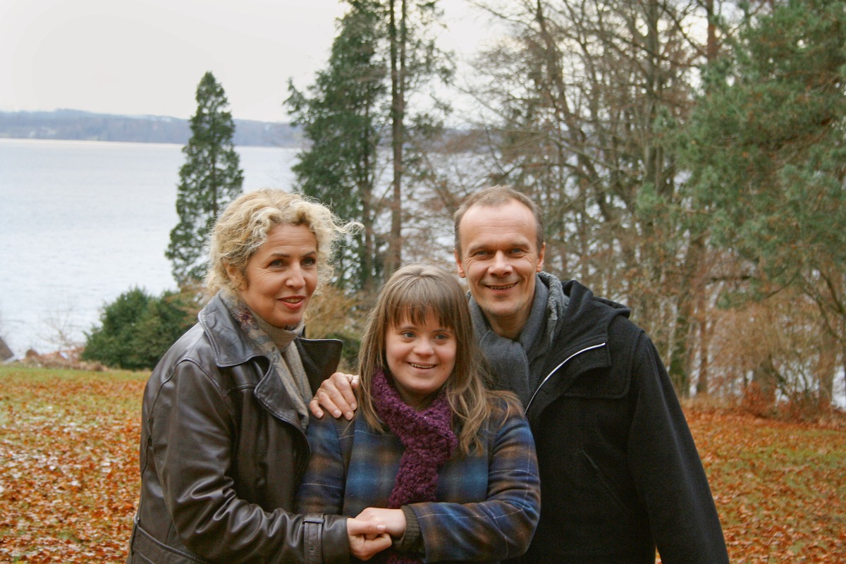 &quot;Bobby 2009&quot; geht an Juliana Götze und die TV-Kommissare Michaela May und Edgar Selge / Medienpreis der Lebenshilfe würdigt Engagement für Menschen mit Behinderung - &quot;Polizeiruf 110&quot; am 30. Juni im BR