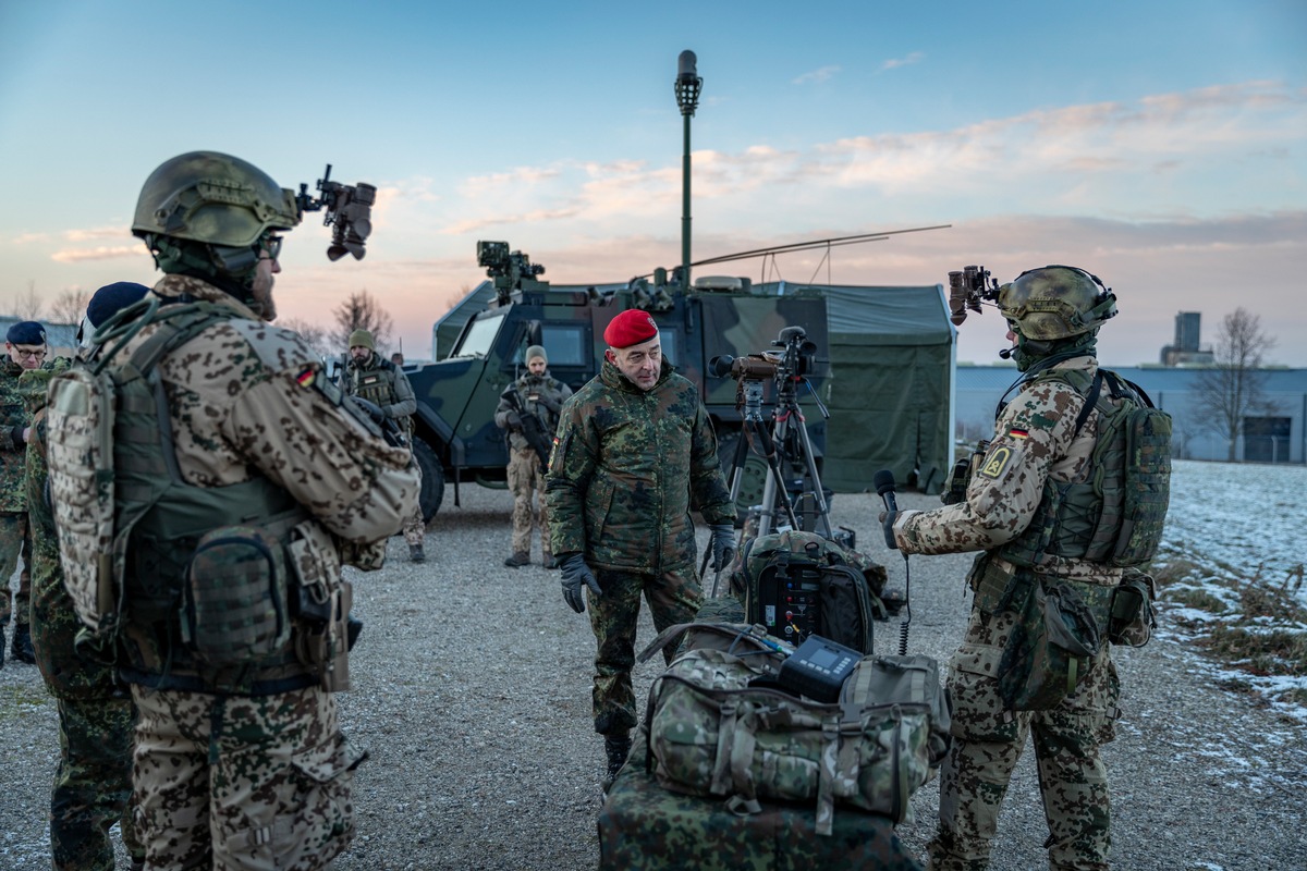 Antrittsbesuch von Generalinspekteur Breuer bei der Cybertruppe der Bundeswehr