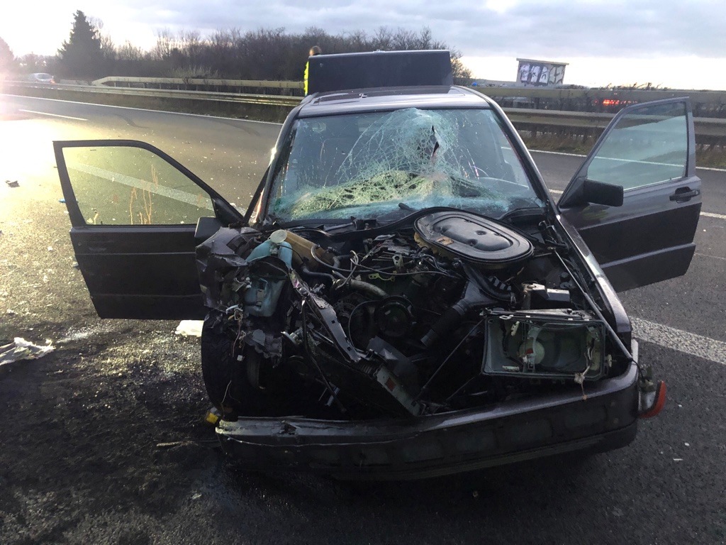 POL-VDMZ: Unfall mit schwerverletzten Fahrer auf der A 63