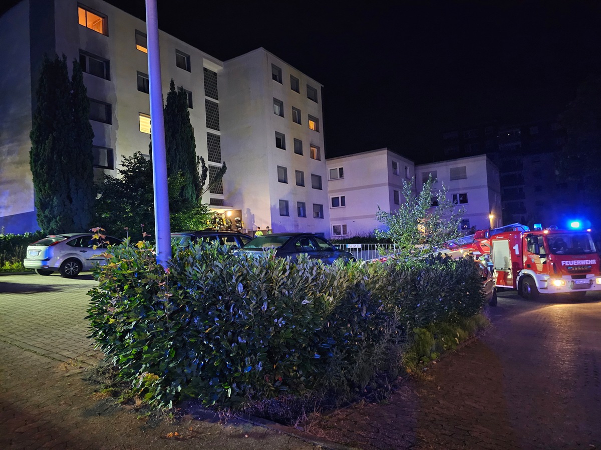 FW-AR: Wohnungsbrand in Mehrfamilienhaus