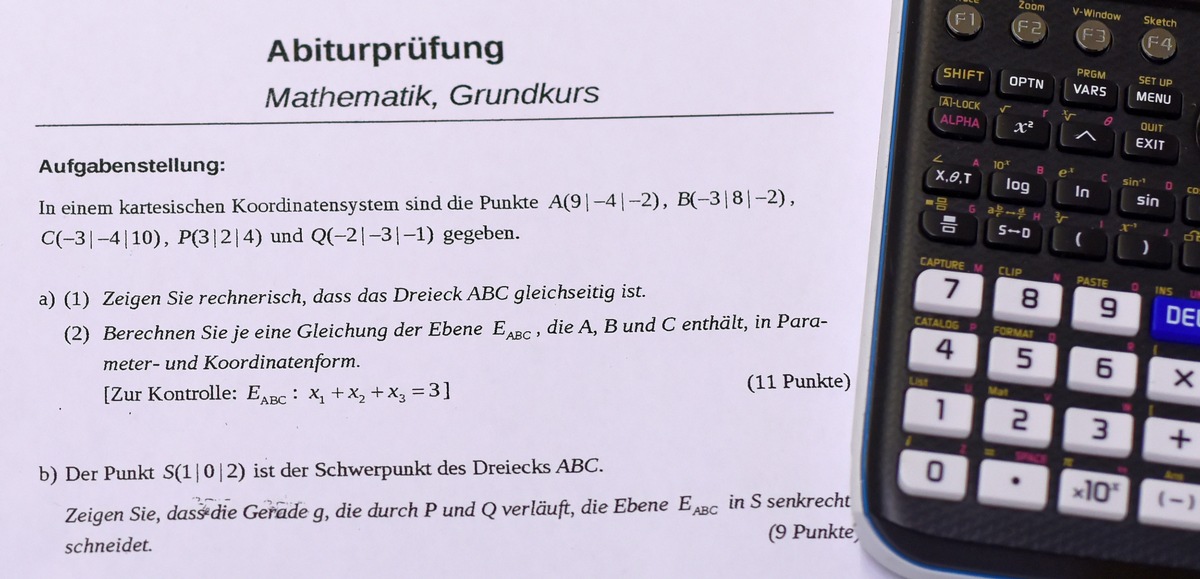 Abiturvorbereitung in der Krise: Während der Corona-Pandemie zeigen sich die Schwächen des Bildungsföderalismus und der Digitalisierung der Schulen drastisch - besonders für Abiturienten