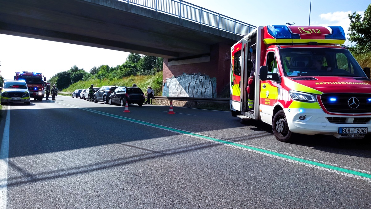 FW Bocholt: Verkehrsunfall auf der B67 - eine leicht Verletzte Person